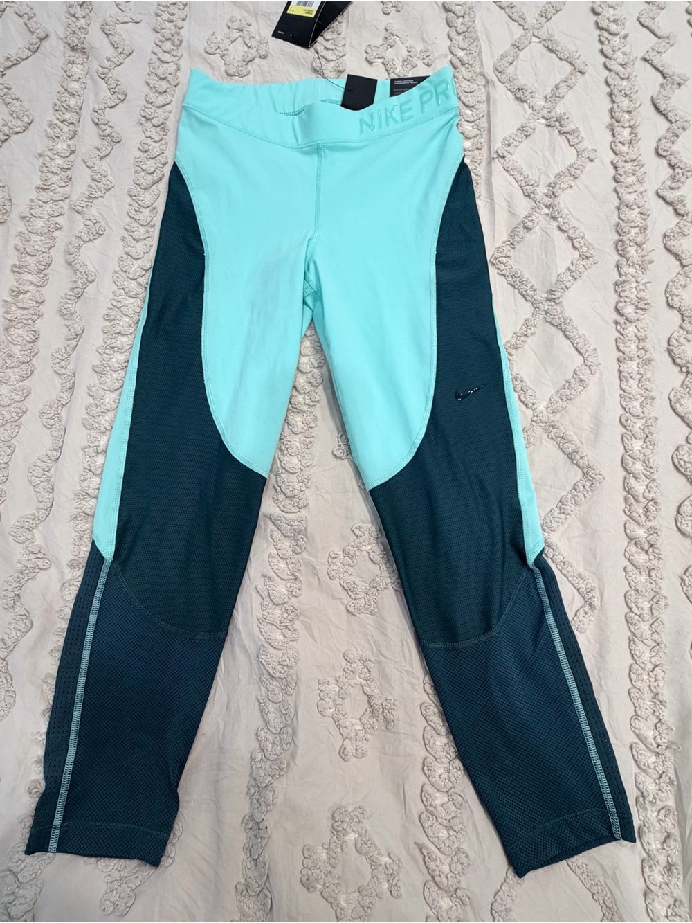 2010s Nike Mint Green and Teal Leggings